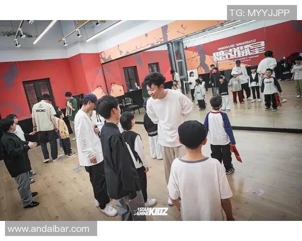 南京街舞队在滑板精英赛中的灵活性表现分析与点评